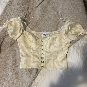 Dainty daisy corset top